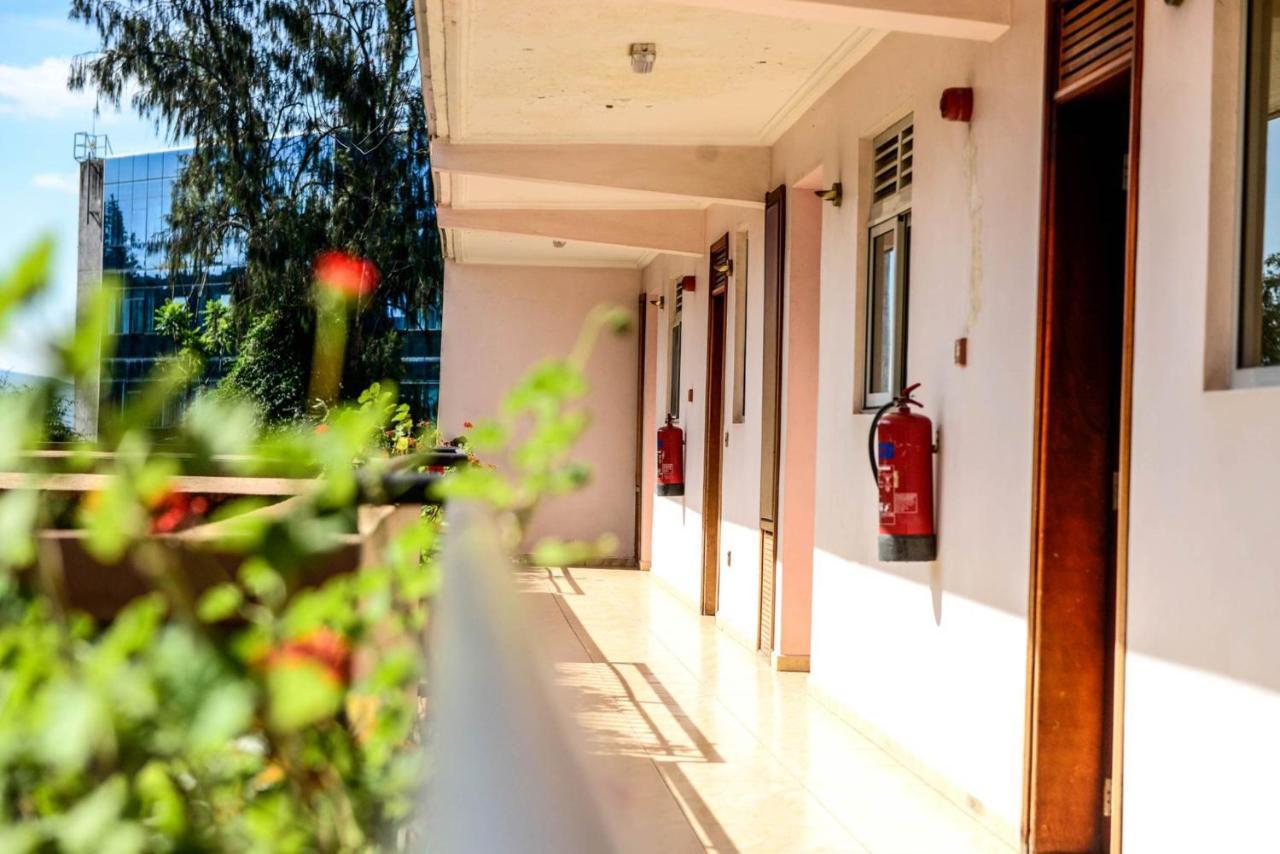 Room In Bb - Enjoy You Vacation Wail Staying In This Single Room Fit For 2 People Kigali Exteriér fotografie